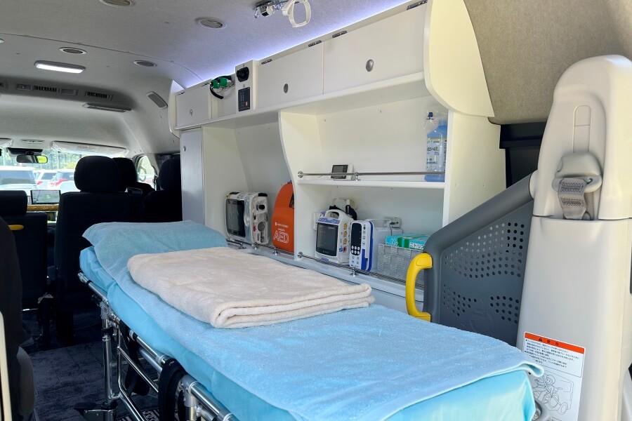 広い車内と搬送資器材